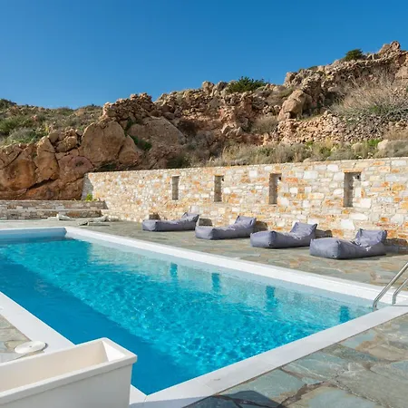 Mont' Rock 1 Willa Posidhonía